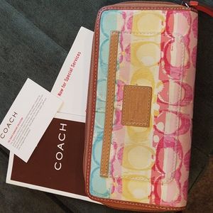 Coach accordion zip wallet